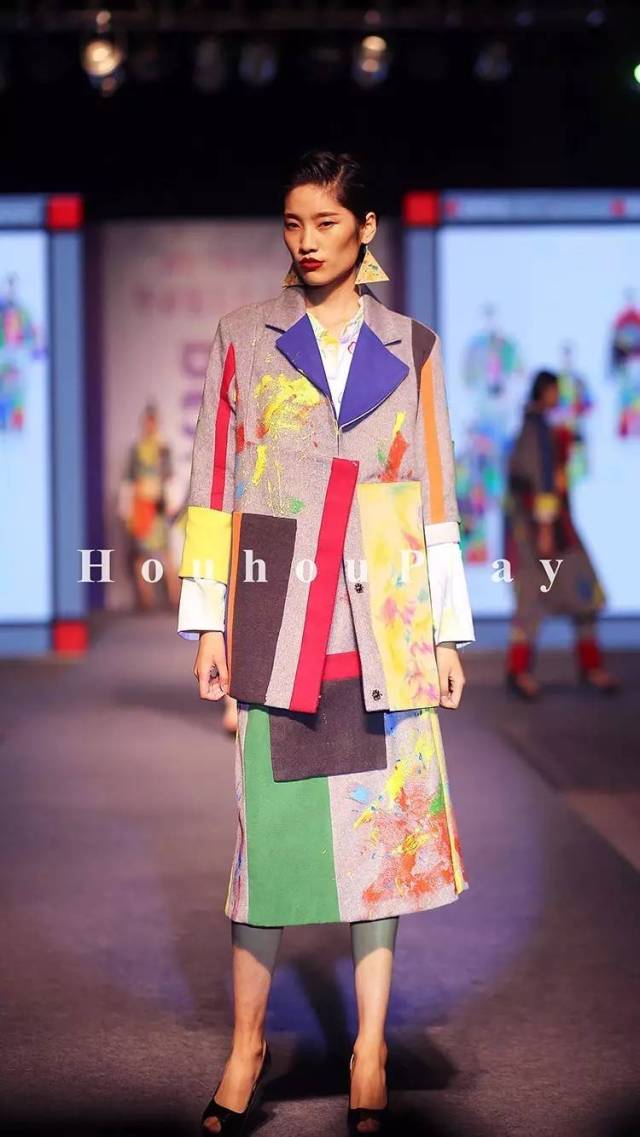 湖南工业大学2017届毕业服装作品发布会 湖南服装的新篇章